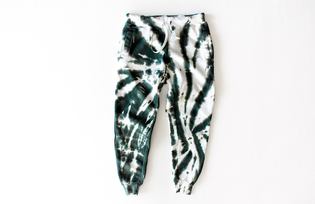 Tie dye jogger in green: tie dye loungewear set perfection!